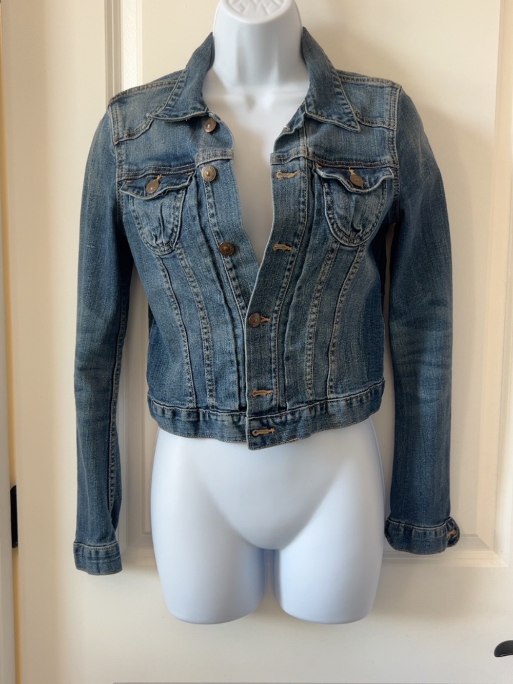 & Jacket Women’s Size 4 Cropped Denim Jean Jacket Medium Wash